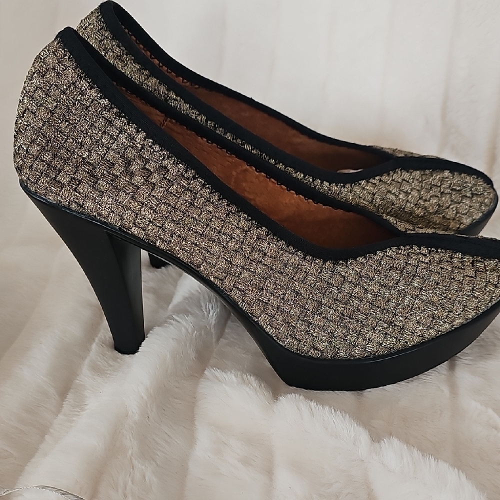 bernie mev. Black and Gold Woven Heels